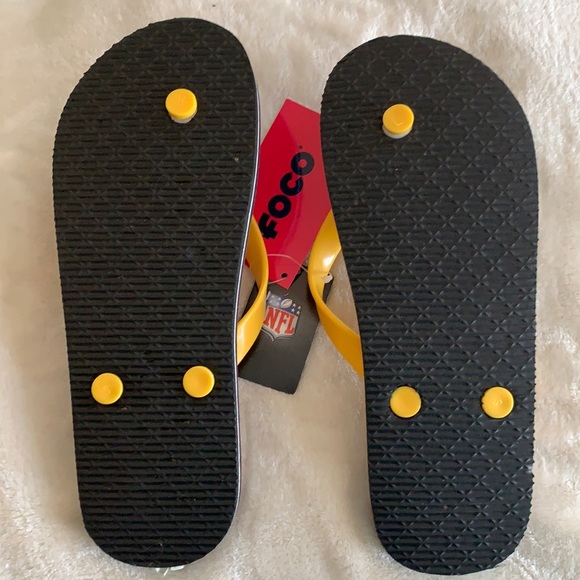 NWT Official Redskins Flip Flops - Picture 2 of 2